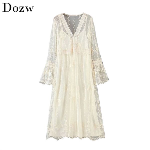 elegant lace embroidery midi dress women v neck butterfly long sleeve vintage lady solid pleated female vestidos 210515, Black;gray
elegant lace embroidery midi dress women v neck butterfly long sleeve vintage lady solid pleated female vestidos 210515, Black;gray