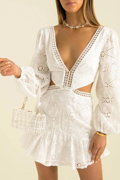 casual dresses happie queens women floral print v-neck white lace embroidery bohemian mini dress ladies hollow out waist boho vestidos, Black;gray
casual dresses happie queens women floral print v-neck white lace embroidery bohemian mini dress ladies hollow out waist boho vestidos, Black;gray