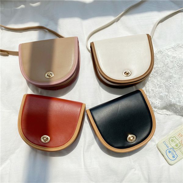 korean new women's fashion trend messenger pu simple shoulder bag contrast color splicing shaped semicircular shell bag
korean new women's fashion trend messenger pu simple shoulder bag contrast color splicing shaped semicircular shell bag