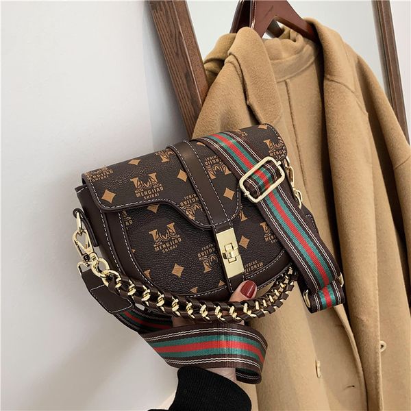 winter women's shoulder style versatile messenger saddle bag handbags
winter women's shoulder style versatile messenger saddle bag handbags