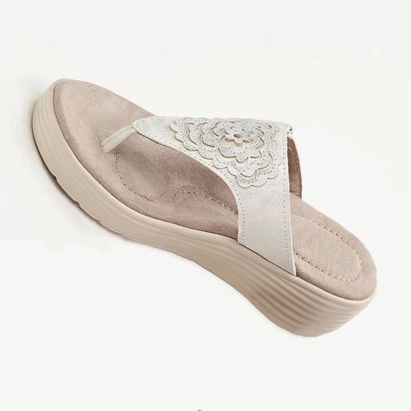 slippers 2021 summer sandals women's european and american flower flip-flops wedge embroidered large size shoes a713, Black
slippers 2021 summer sandals women's european and american flower flip-flops wedge embroidered large size shoes a713, Black