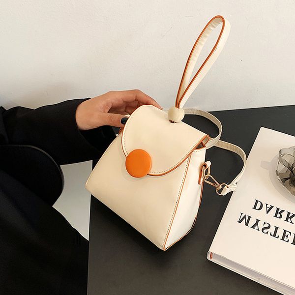 advanced mobile phone foreign style portable bucket women's 2021 new messenger bag fashion shoulder
advanced mobile phone foreign style portable bucket women's 2021 new messenger bag fashion shoulder