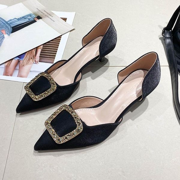 sandals 2021 designer luxry v women high heel 4cm pointed toe with rivets genuine leather lady wedding shoes 35-41 dust bag, Black
sandals 2021 designer luxry v women high heel 4cm pointed toe with rivets genuine leather lady wedding shoes 35-41 dust bag, Black