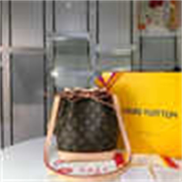 brand designer luxury ale bag m40817 bucket female messenger clutches handbags iconic handles body shoulder bags totes cross
brand designer luxury ale bag m40817 bucket female messenger clutches handbags iconic handles body shoulder bags totes cross
