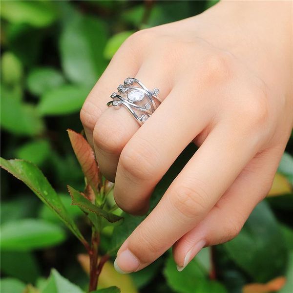 female big crystal round engagement ring cute curve zircon stone vintage luxury wedding rings for women, Slivery;golden
female big crystal round engagement ring cute curve zircon stone vintage luxury wedding rings for women, Slivery;golden