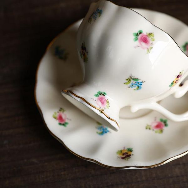 cups & saucers gold edge creamy ceramic rose coffee cup saucer/retro afternoon teacup saucer mug tea turkish set
cups & saucers gold edge creamy ceramic rose coffee cup saucer/retro afternoon teacup saucer mug tea turkish set