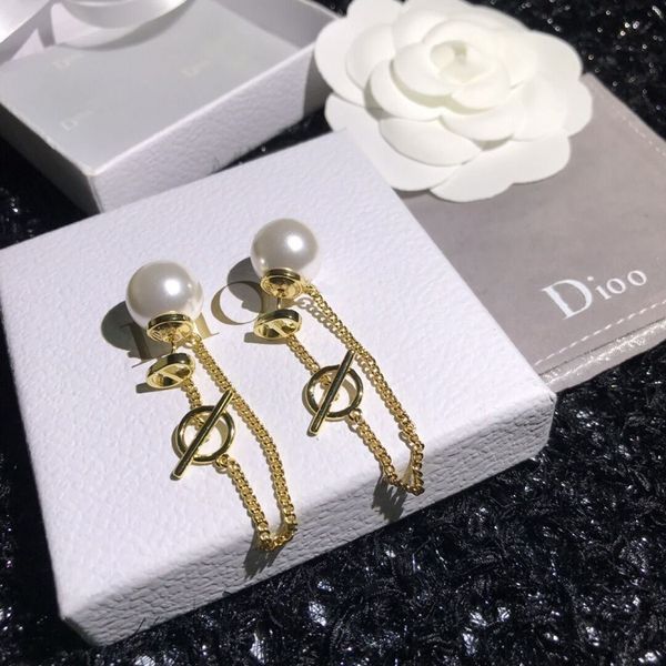 special offer family's 2021 new golden chain geometric pearl earrings, net red, same style, exquisite accessories
special offer family's 2021 new golden chain geometric pearl earrings, net red, same style, exquisite accessories