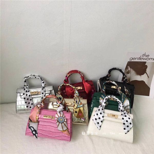 minimalist mini kelly hand print 2020 new korean slant across one shoulder trendy women's bag
minimalist mini kelly hand print 2020 new korean slant across one shoulder trendy women's bag