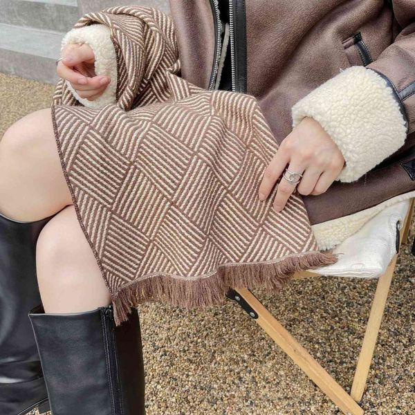 scarf female 2021 autumn winter stripe stitching imitation cashmere korean sweet style warm scarf shawl, Blue;gray
scarf female 2021 autumn winter stripe stitching imitation cashmere korean sweet style warm scarf shawl, Blue;gray
