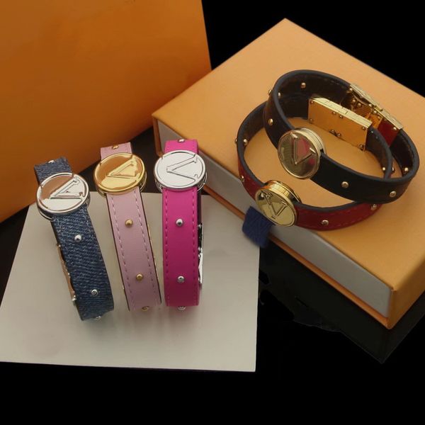 europe america fashion lady women prints flower pattern design engraved v letter metal rivets leather circle reversible bracelet bangle m655, Black
europe america fashion lady women prints flower pattern design engraved v letter metal rivets leather circle reversible bracelet bangle m655, Black