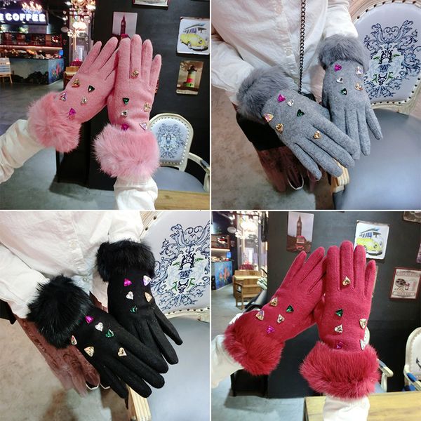 gloves black rabbit hair mouth love color rhinestone wool thickened warm split finger female korean five fingers, Blue;gray 
gloves black rabbit hair mouth love color rhinestone wool thickened warm split finger female korean five fingers, Blue;gray