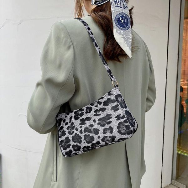 pu striped small shoulder bag female foreign trade version summer street 2021 the new of square korean trend messenger jmstn
pu striped small shoulder bag female foreign trade version summer street 2021 the new of square korean trend messenger jmstn