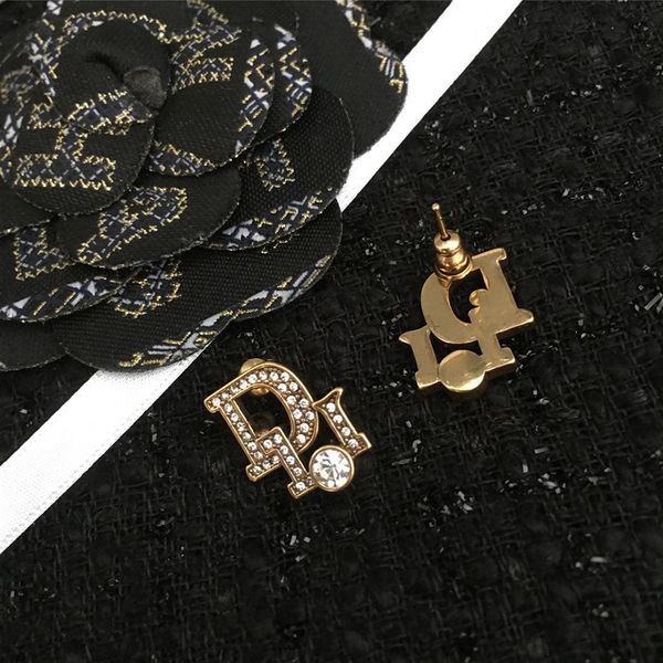 70% off new family letter earrings simple fashion personality brass old diamond earrings, Golden;silver
70% off new family letter earrings simple fashion personality brass old diamond earrings, Golden;silver