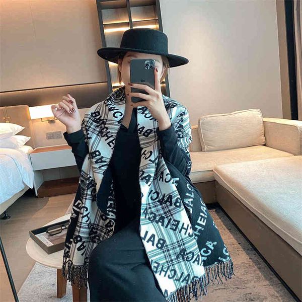 shawl scarf female autumn and winter 2021 letter long tassel double-sided two-color warm fashion versatile temperament, Blue;gray
shawl scarf female autumn and winter 2021 letter long tassel double-sided two-color warm fashion versatile temperament, Blue;gray