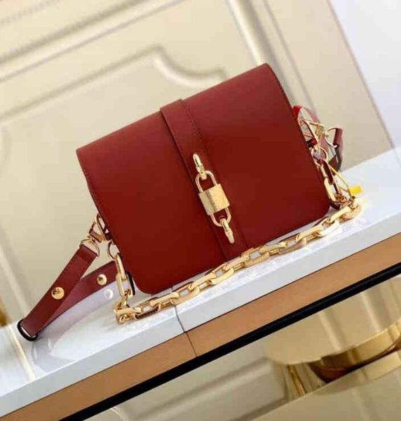 m57745 women handbags shoulder bags leather luxurys designers classic style lock flap fashion ladies crossbody bag m57744 m57743
m57745 women handbags shoulder bags leather luxurys designers classic style lock flap fashion ladies crossbody bag m57744 m57743