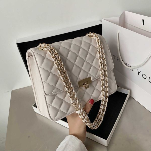 designer luxury bag design solid color pu leather lattice handbags ladies shoulder hand bags for wo women's leather handbag, Red;black
designer luxury bag design solid color pu leather lattice handbags ladies shoulder hand bags for wo women's leather handbag, Red;black