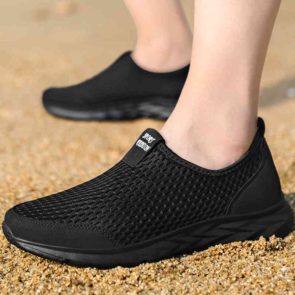 men running shoes summer soft loafers lazy shoes lightweight mesh couple outdoor sports shoes men sneakers
men running shoes summer soft loafers lazy shoes lightweight mesh couple outdoor sports shoes men sneakers