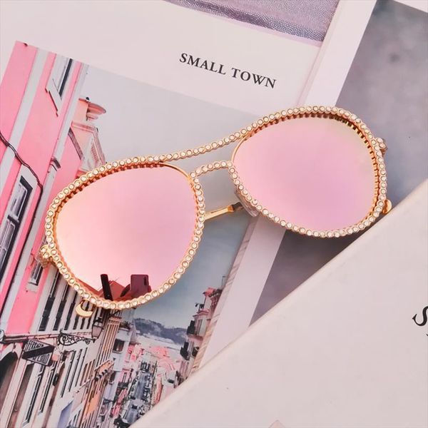 classic pilot rhinestone sunglasses women fashion crystal decoration eyewear pink clear round glasses gafas de sol mujer, White;black
classic pilot rhinestone sunglasses women fashion crystal decoration eyewear pink clear round glasses gafas de sol mujer, White;black