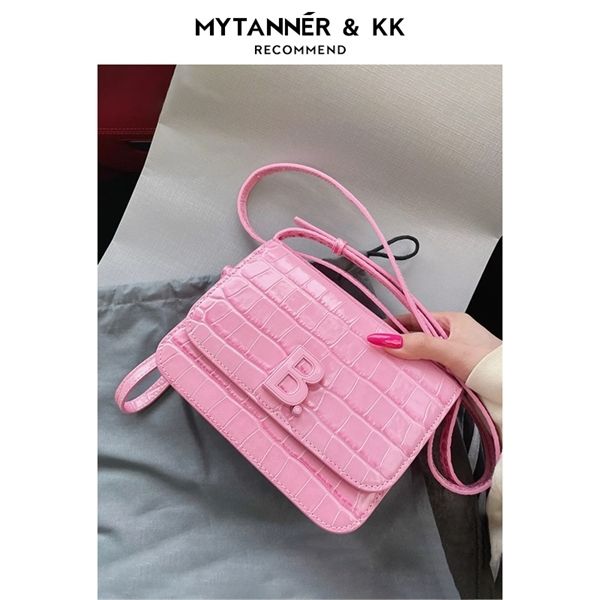 purse crocodile new signature b-button leather pink tofu box small square single shoulder messenger women's bag
purse crocodile new signature b-button leather pink tofu box small square single shoulder messenger women's bag
