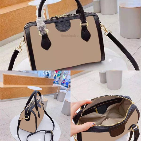 handbag 2021 classic letter style high-quality pattern ladies casual shoulder bag adjustable shoulder strap crossbody bag
handbag 2021 classic letter style high-quality pattern ladies casual shoulder bag adjustable shoulder strap crossbody bag