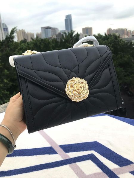 summer calfskin women's bag simple camellia hand one shoulder slant span cross body
summer calfskin women's bag simple camellia hand one shoulder slant span cross body