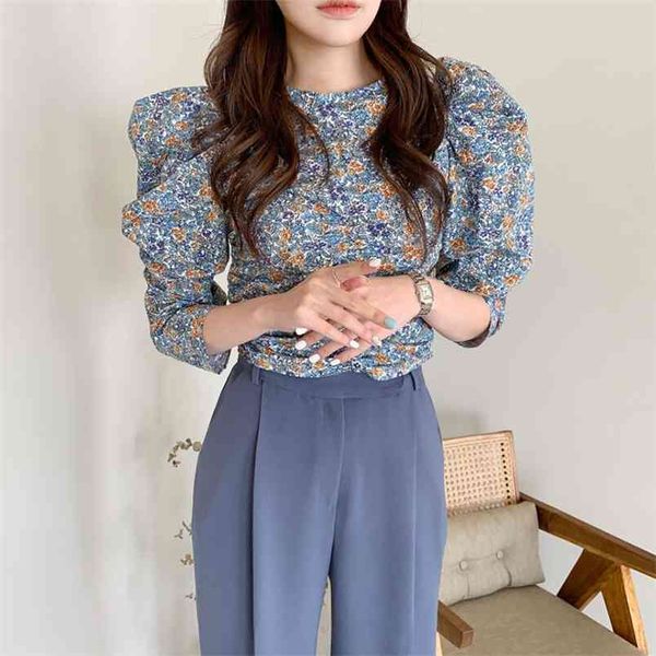 women's spring autumn blouse french retro style round neck pleated slim waist short puff sleeve female s ll415 210506, White
women's spring autumn blouse french retro style round neck pleated slim waist short puff sleeve female s ll415 210506, White
