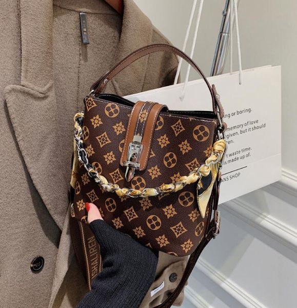 factory outlet women shoulder bags sweet and foreign printed leather bucket bag street fashion silver buckle handbag elegant atmosphere ribb, Black;red
factory outlet women shoulder bags sweet and foreign printed leather bucket bag street fashion silver buckle handbag elegant atmosphere ribb, Black;red