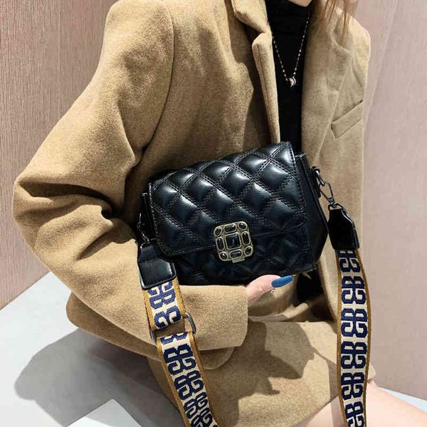 2022 latest models designer handbags on clearance lock women's fashion trend embroidered thread small square korean wide shoulder belt
2022 latest models designer handbags on clearance lock women's fashion trend embroidered thread small square korean wide shoulder belt
