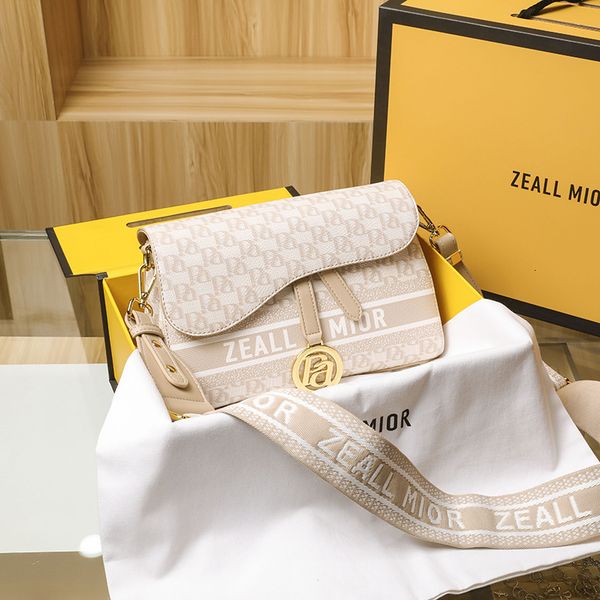 handbag light luxury fashion women's bag 2021 summer high texture armpit single shoulder messenger, Black;red
handbag light luxury fashion women's bag 2021 summer high texture armpit single shoulder messenger, Black;red