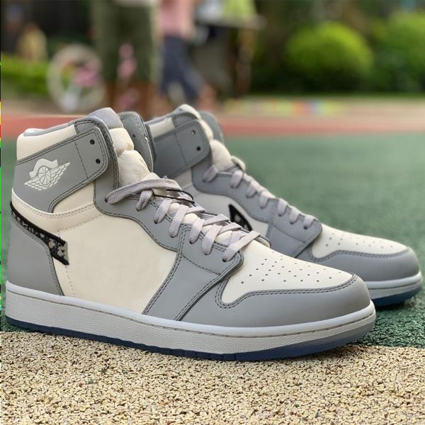 2021authentic 1 grey shoes wolf basketball sports low 1s men sail dust white high limited og desinger sneakers size 36-45 mhhxt
2021authentic 1 grey shoes wolf basketball sports low 1s men sail dust white high limited og desinger sneakers size 36-45 mhhxt