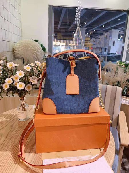 female bucket drawstring bag tote cowboy alar handbag quality color matching single shoulder girls women handbags messenger bags
female bucket drawstring bag tote cowboy alar handbag quality color matching single shoulder girls women handbags messenger bags