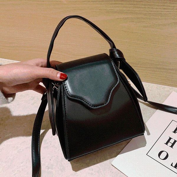 evening bags hand women 2021 small square crossbody bag designer vintage shoulder solid color flap sac a main messenger female
evening bags hand women 2021 small square crossbody bag designer vintage shoulder solid color flap sac a main messenger female
