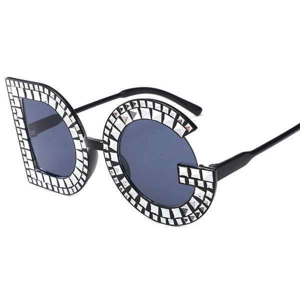 sunglasses fashion personality retro letter oversized women spray paint diamond frame flash glasses, White;black
sunglasses fashion personality retro letter oversized women spray paint diamond frame flash glasses, White;black