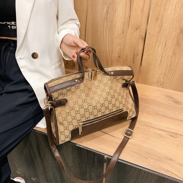 luxury handbags canvas single shoulder messenger bag 2021 new carry on high capacity travel tote women's bag
luxury handbags canvas single shoulder messenger bag 2021 new carry on high capacity travel tote women's bag