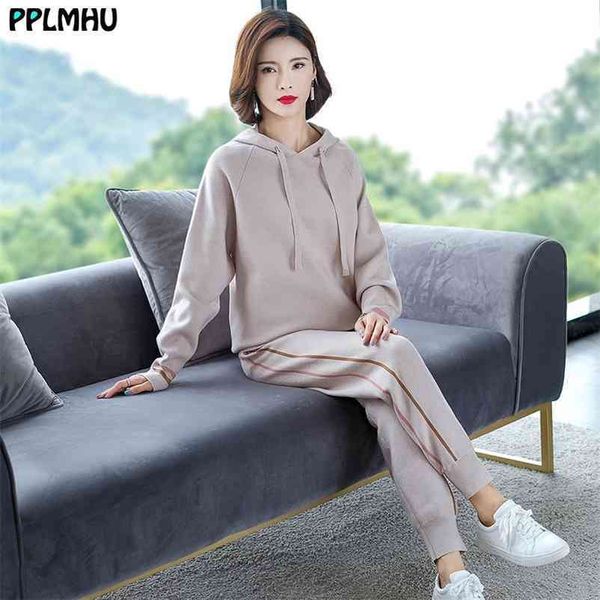 loose hooded sweater + stripe sweatpants women fashion slim knitted two-piece tracksuit female knitwear pullover and pants 210522, White 
loose hooded sweater + stripe sweatpants women fashion slim knitted two-piece tracksuit female knitwear pullover and pants 210522, White