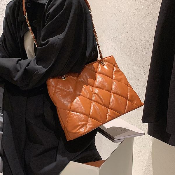 shoulder bags niche design rhombic large-capacity bag 2021 female chain messenger underarm tote width: 33cm
shoulder bags niche design rhombic large-capacity bag 2021 female chain messenger underarm tote width: 33cm