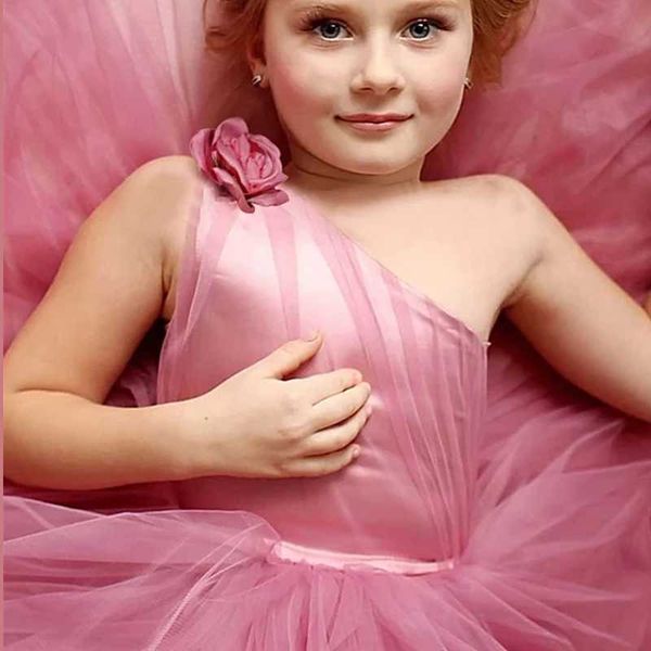 girl's dresses princess floor length flower girl party tulle sleeveless one shoulder with tier, Red;yellow
girl's dresses princess floor length flower girl party tulle sleeveless one shoulder with tier, Red;yellow