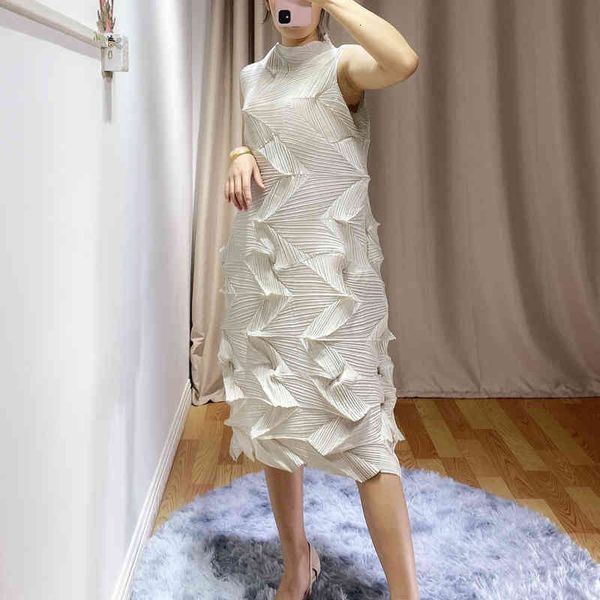 dresses summer new women sleeveless dress miyak pleated fashion design solid loose stand collar female dresses tide, Black;gray
dresses summer new women sleeveless dress miyak pleated fashion design solid loose stand collar female dresses tide, Black;gray
