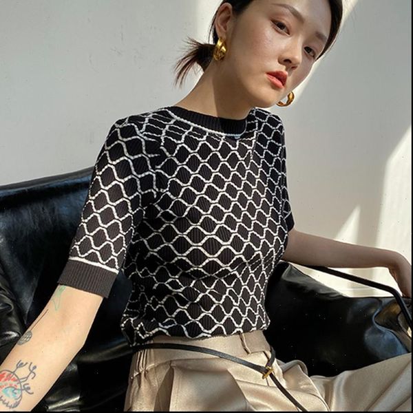 u neck geometric brand france women shirt famous blouses summer elastic cotton vintage knitted plaid clothes, White
u neck geometric brand france women shirt famous blouses summer elastic cotton vintage knitted plaid clothes, White