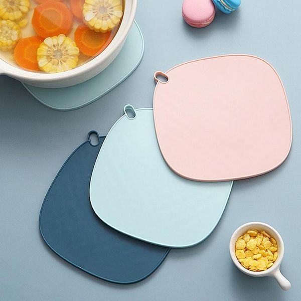 mats & pads simple silicone anti-scald non-slip heat insulation mat pot mathangable coasters kitchen supplies 
mats & pads simple silicone anti-scald non-slip heat insulation mat pot mathangable coasters kitchen supplies