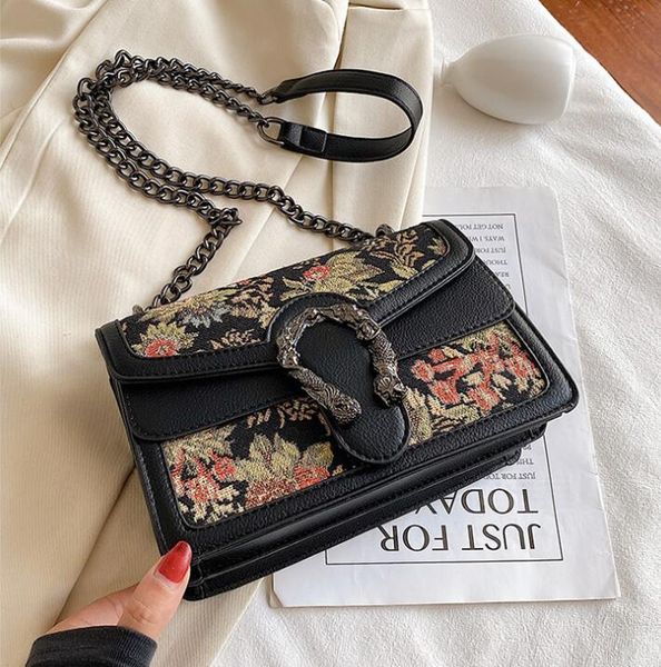 factory wholesale women chain bag sweet lady flower embroidery handbag retro color matching leather handbags street trend flowers embroidery, Black;red
factory wholesale women chain bag sweet lady flower embroidery handbag retro color matching leather handbags street trend flowers embroidery, Black;red