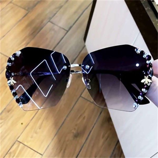highend accessories new arrival round rimls rhintone sunglass women brand digner bee diamond sun shad glass, Black
highend accessories new arrival round rimls rhintone sunglass women brand digner bee diamond sun shad glass, Black