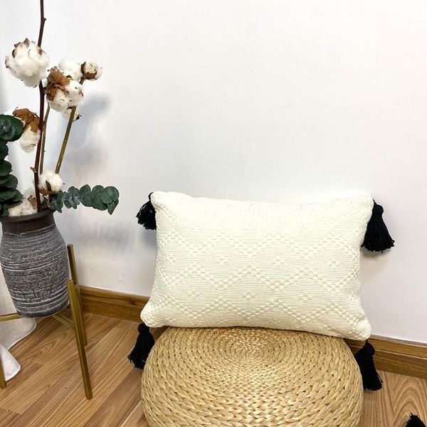 throw pillow case cover cotton woven decorative pillowcase with tassels decoration for living room bedroom sofa bed
throw pillow case cover cotton woven decorative pillowcase with tassels decoration for living room bedroom sofa bed