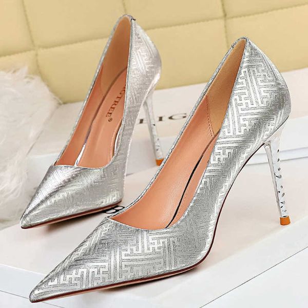 classic luxury designer shoes spring 2022 woman pumps fashion women heels 9.5 cm sequin cloth wedding stiletto party paris wholesale, Black
classic luxury designer shoes spring 2022 woman pumps fashion women heels 9.5 cm sequin cloth wedding stiletto party paris wholesale, Black