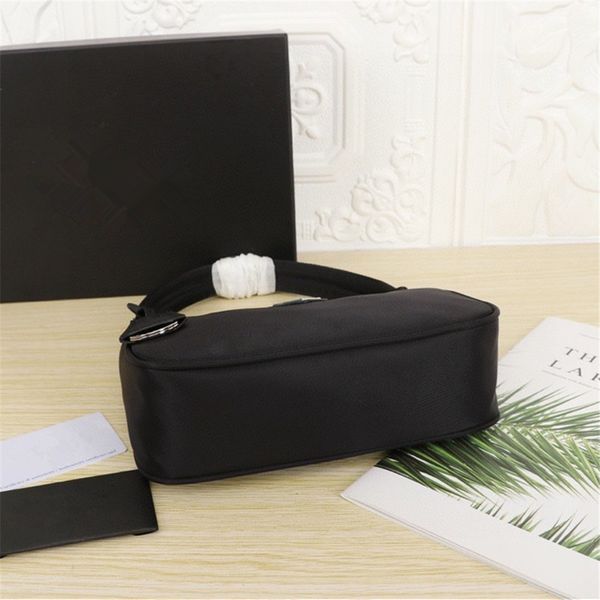 nylon ladies fashion simple shoulder bag 2021 new handbag underarm bag mmm
nylon ladies fashion simple shoulder bag 2021 new handbag underarm bag mmm