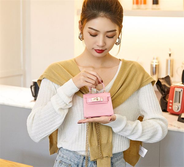 designers duffel bags 45cm 55cm luxury large capacity travel sale women men genuine leather shoulder fashion bag carry rivets with lock head
designers duffel bags 45cm 55cm luxury large capacity travel sale women men genuine leather shoulder fashion bag carry rivets with lock head
