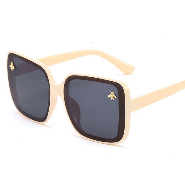 2019 brand oversized women luxury gradient big frame vintage sunglasses uv400 glass little bee, Black
2019 brand oversized women luxury gradient big frame vintage sunglasses uv400 glass little bee, Black