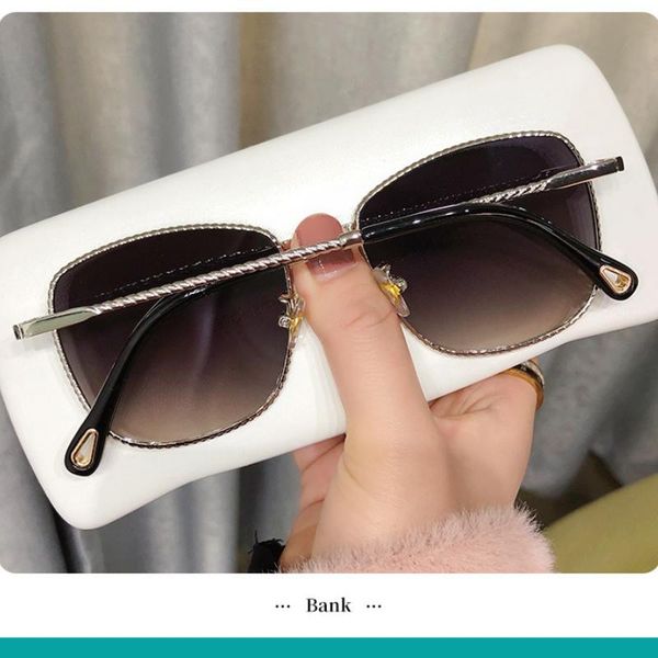 sunglasses abay retro metal women trendy fashion gradient ocean water lens eyewear female street shooting camping hiking oculos, White;black
sunglasses abay retro metal women trendy fashion gradient ocean water lens eyewear female street shooting camping hiking oculos, White;black
