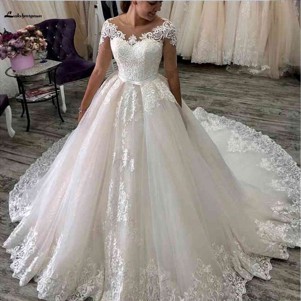 2021 new luxury half short sleeves lace appliques es with sash court train jewel neck tulle wedding bridal gowns g4qz, White
2021 new luxury half short sleeves lace appliques es with sash court train jewel neck tulle wedding bridal gowns g4qz, White