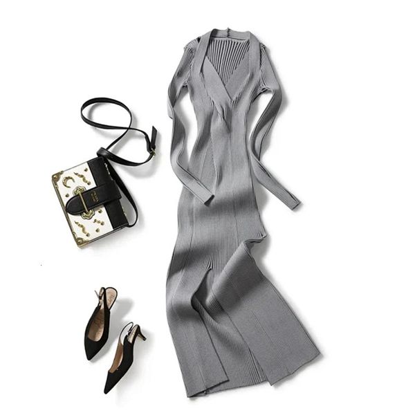 dress cross v-neck knitted dresses women's slit solid color long sleeve stretch slim early autumn female midi dress, Black;gray
dress cross v-neck knitted dresses women's slit solid color long sleeve stretch slim early autumn female midi dress, Black;gray